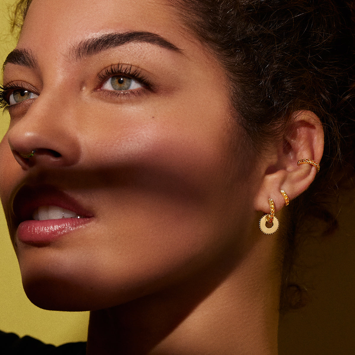 Single Orb Hoop Orange Sapphires Midi